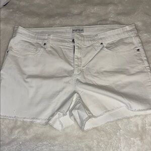 Ava & Viv White Jean Shorts Mid-Rise Stretch
